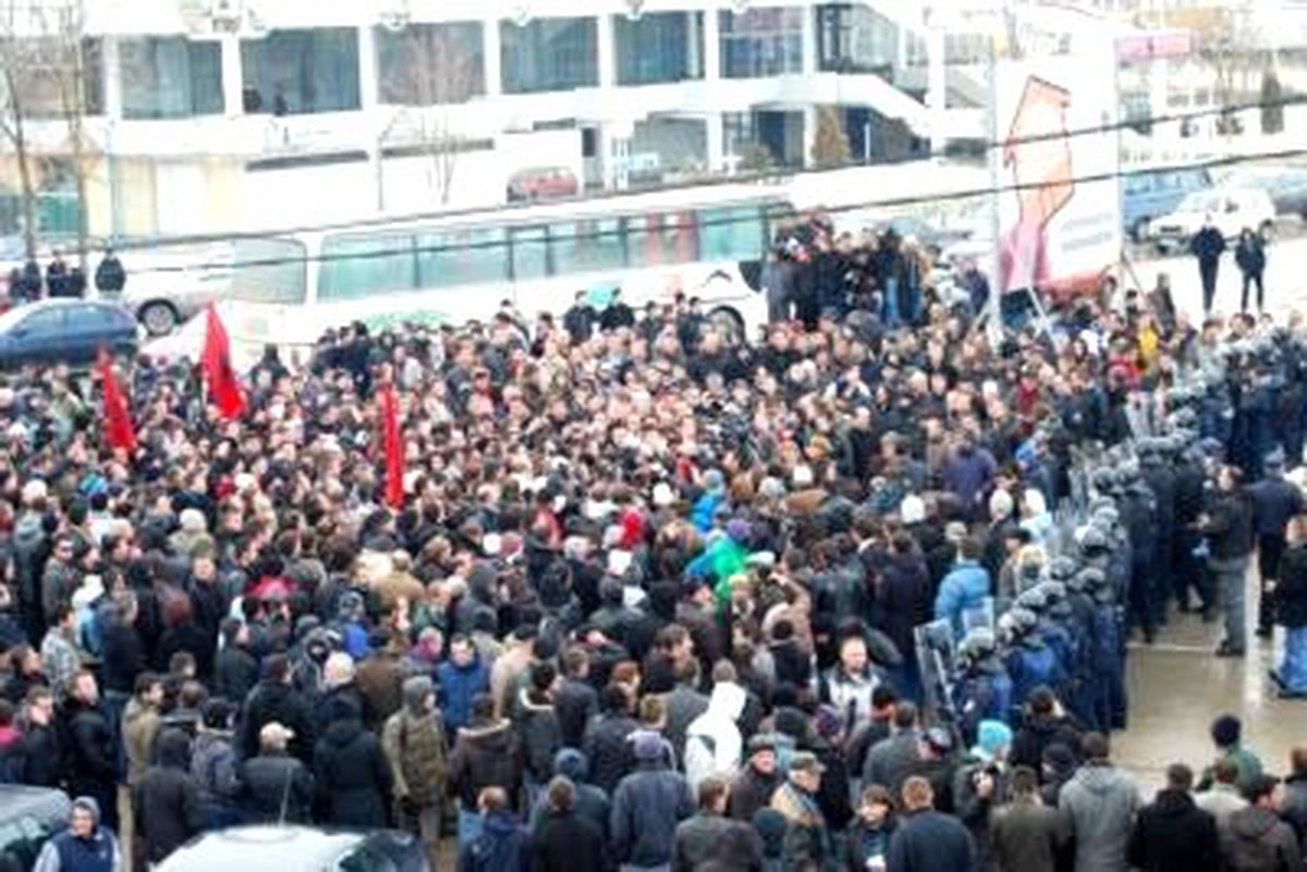 Kosova'da Protesto Gösterileri