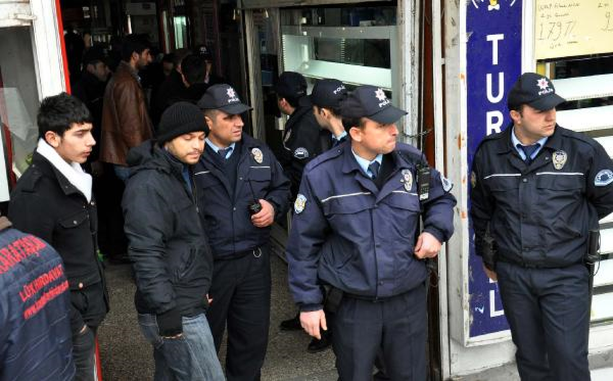 Şanlıurfa\'da Kaçak Cep Telefonu Operasyonu