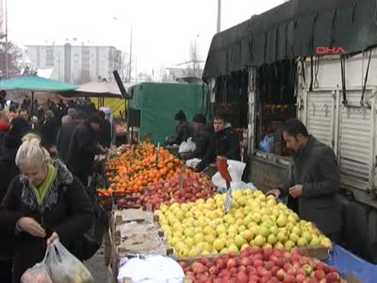 Soğuk Havalar Sokak Satıcısını Vurdu
