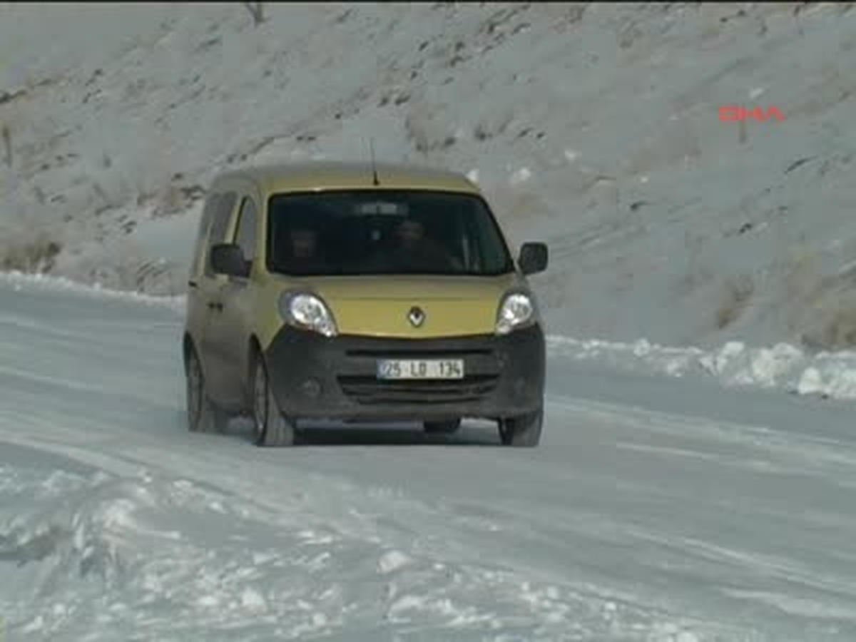 Evlerine Kar Üstü Araçla Gittiler