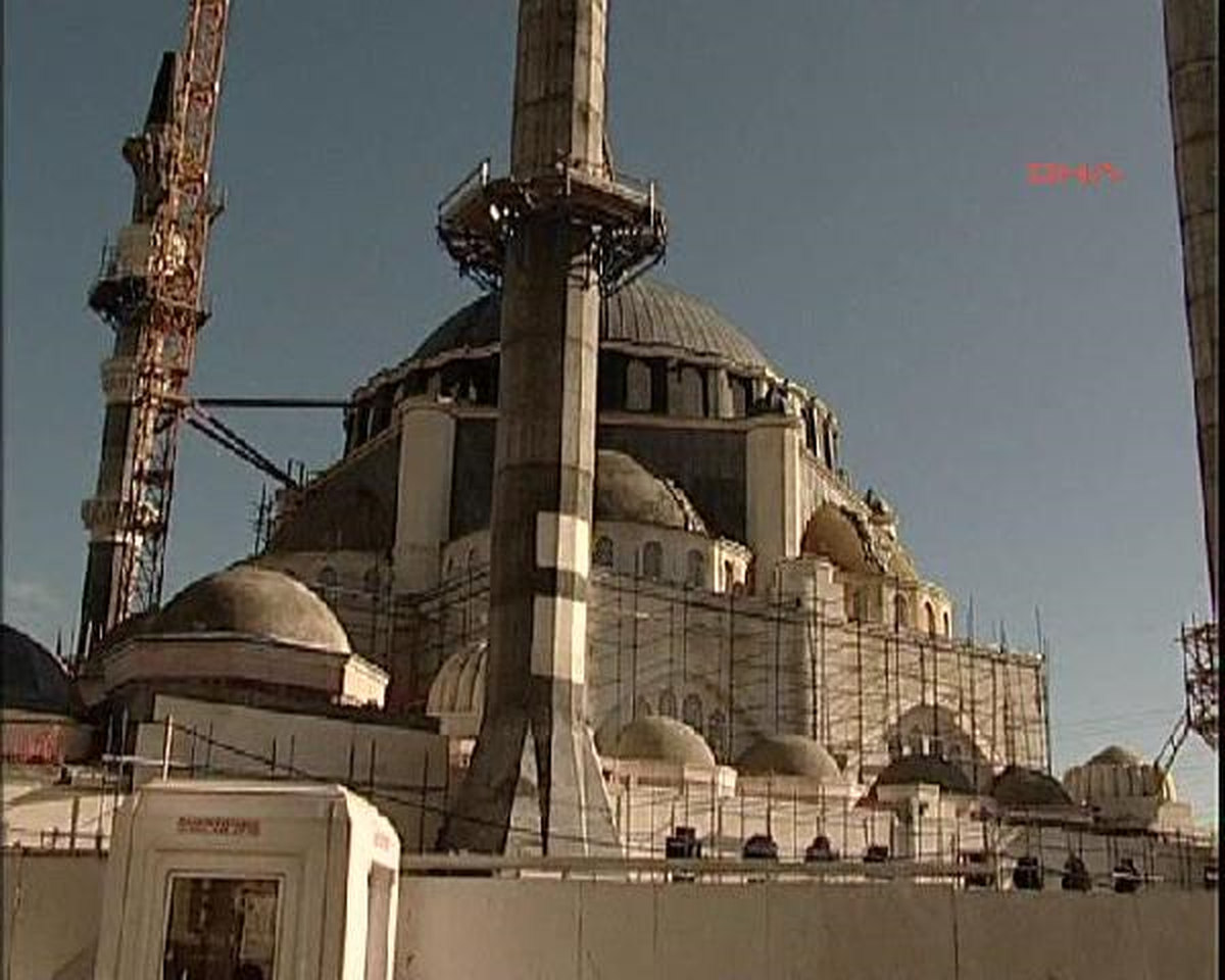Yeniden-Başbakan Erdoğan, Taksi Durağından Fransa'ya Mesajlar Verdi