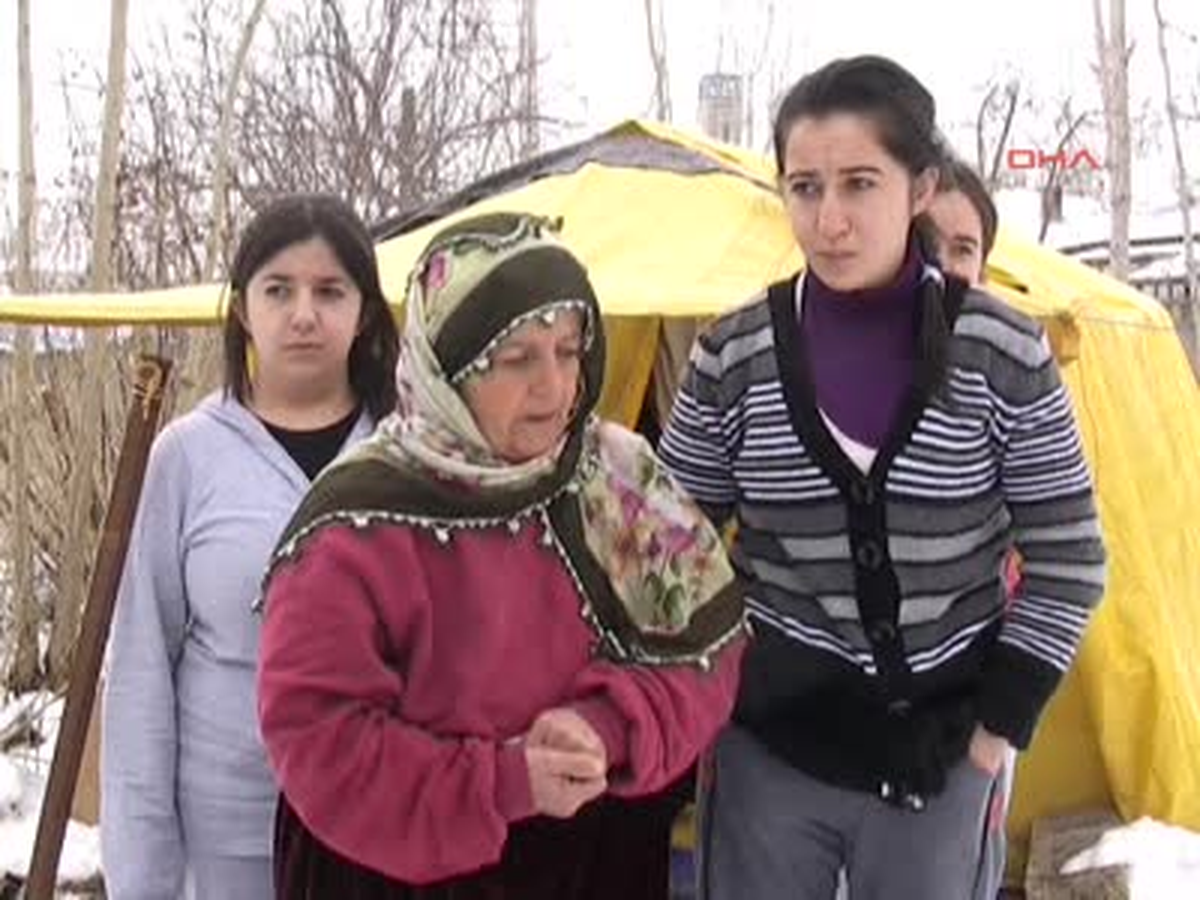 7 Kişilik Ailenin Piknik Çadırındaki Dramı Van\'da Meydana Gelen Richter Ölçeğine Göre 7.2...