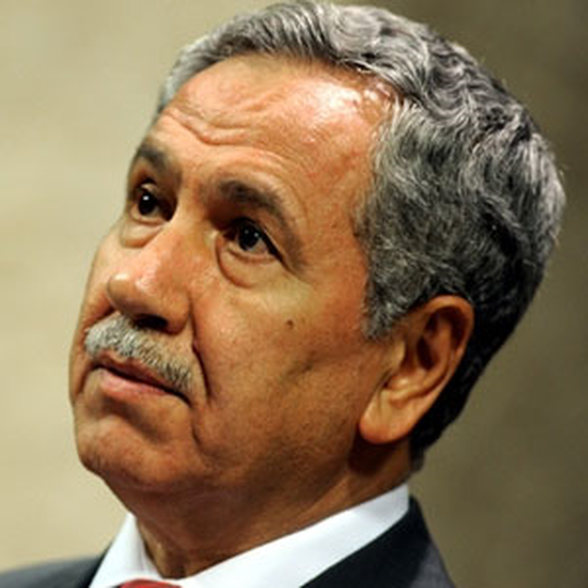Arınç: Kanunu Kabul Edilemez Buluyorum