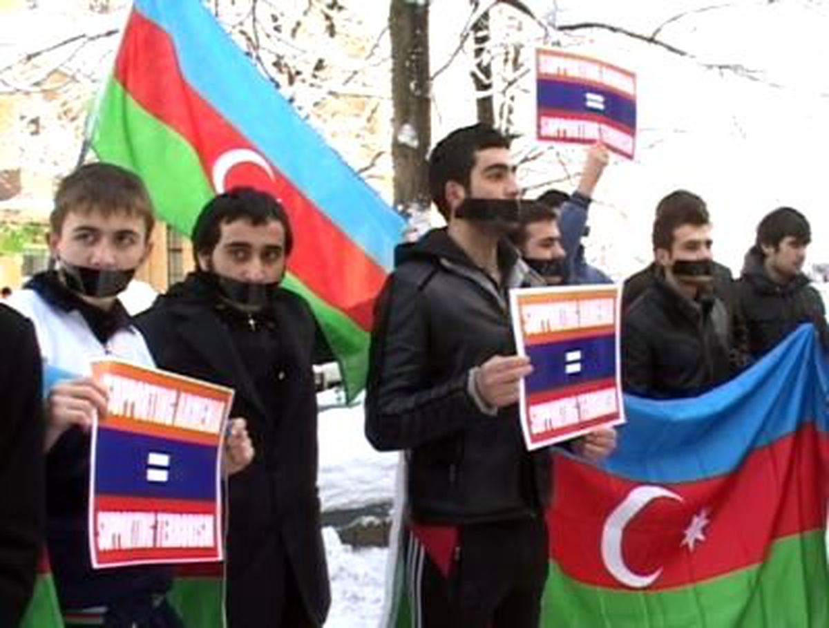 Azerbaycanlı Gençlerden Fransa\'ya Tepki