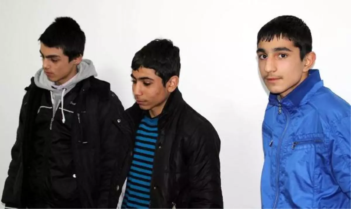 Bursa\'da Evden Kaçan Öğrenciler Alanya\'da Bulundu