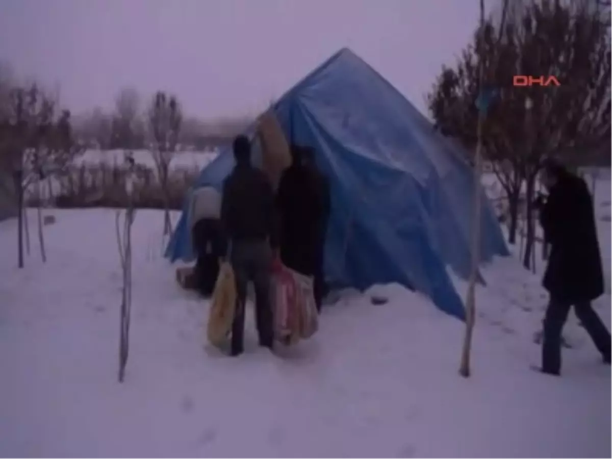 Çadırda Yaşayan Yaşlı Çifte Yardım Eli Uzandı