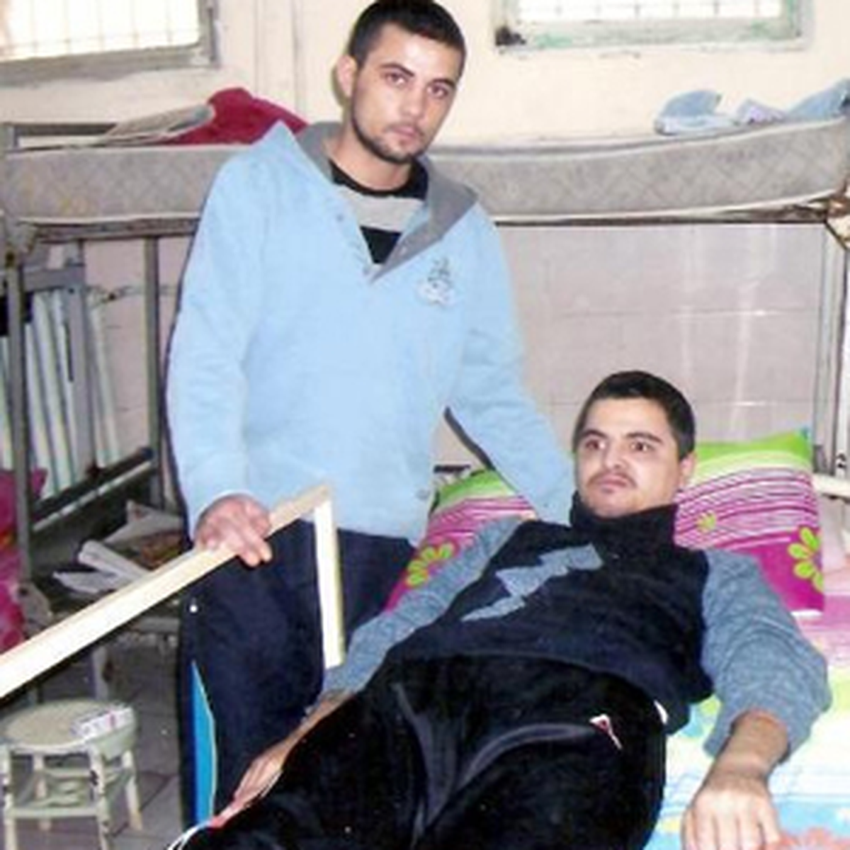 Felçli Kardeşi İçin Cezaevinde Yatıyor