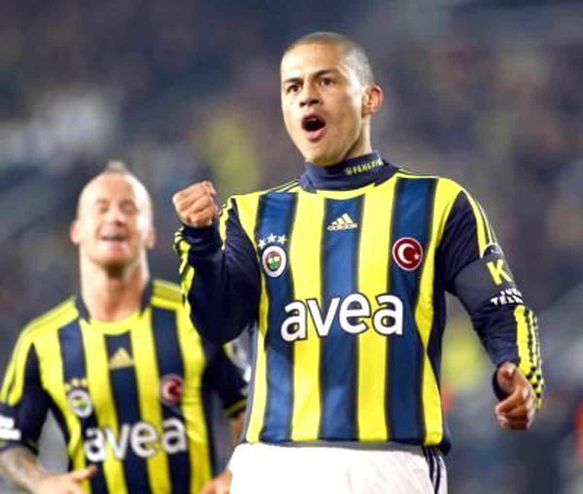 Fenerbahçe 4'te 4 Peşinde