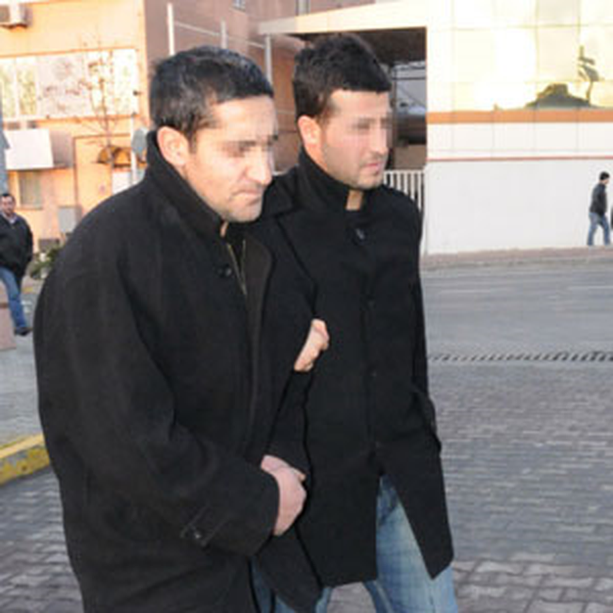 İstanbul\'da 13 DHKP/C Gözaltısı