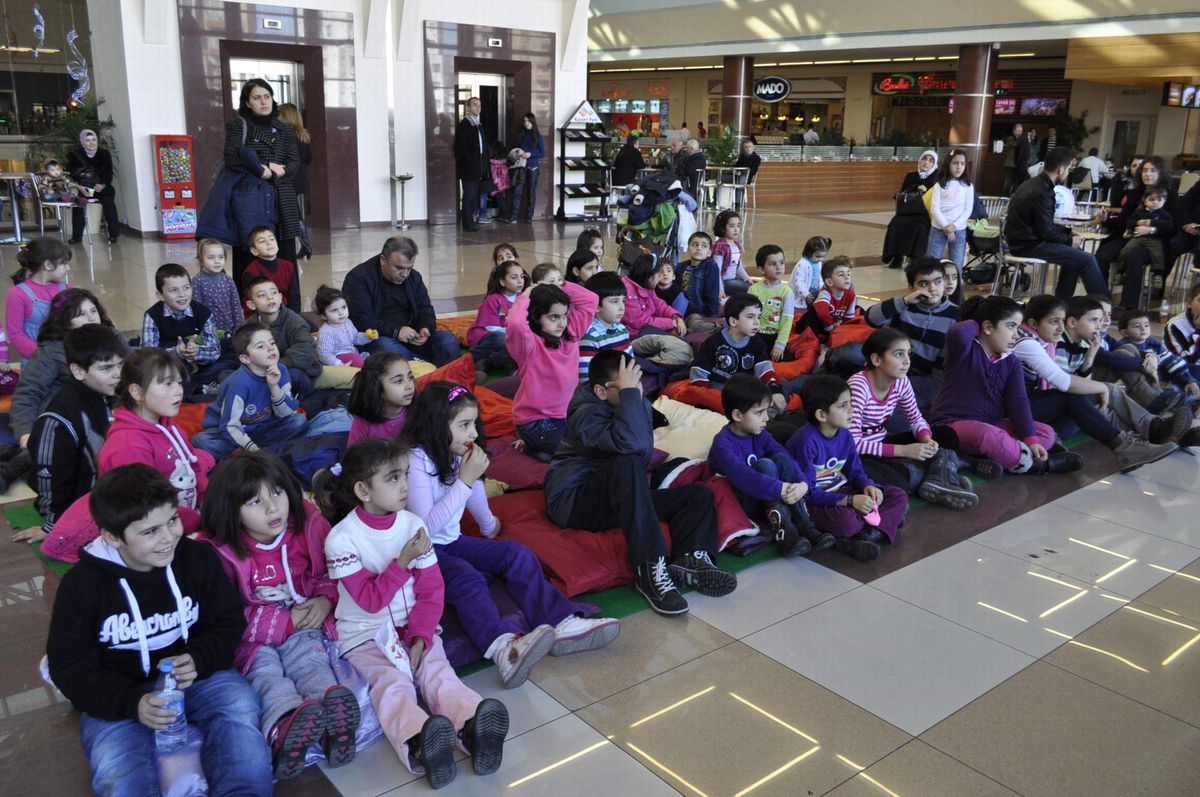 Kayseri Park\'tan Çocuklara Karne Hediyesi