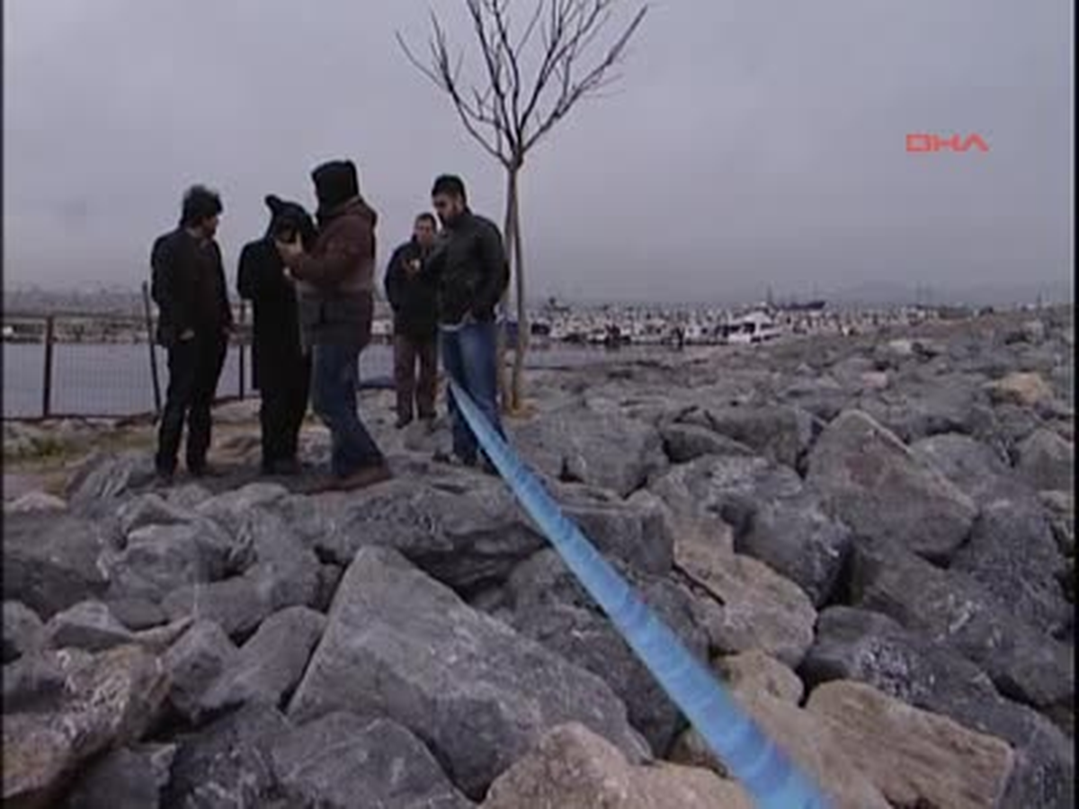 Kıyıya Vurmuş Erkek Cesedi Bulundu