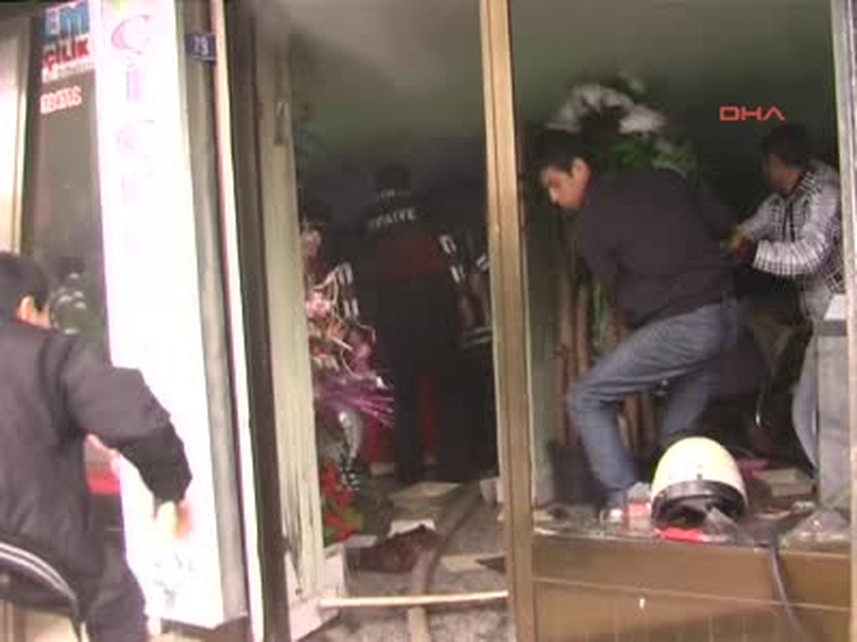 Kuşlar, Yangında Telef Olmaktan Son Anda Kurtarıldı