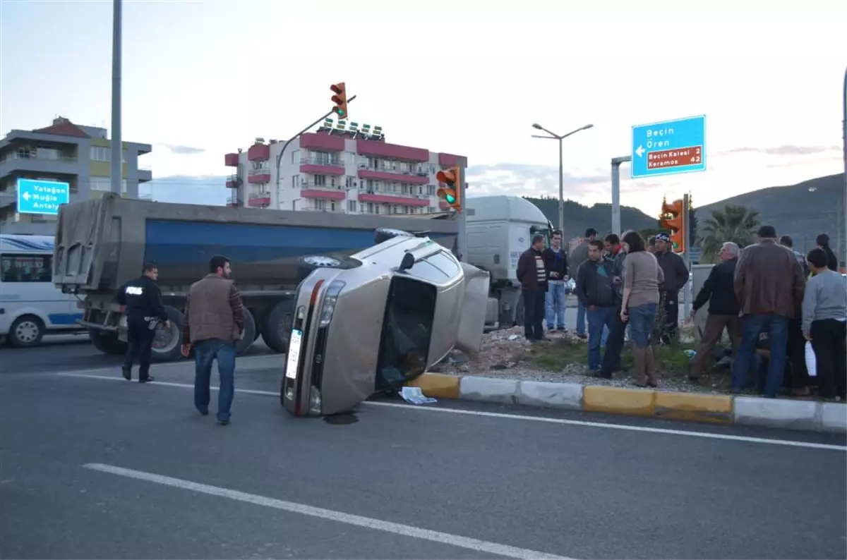 Milas\'ta Trafik Kazaları; 2 Yaralı