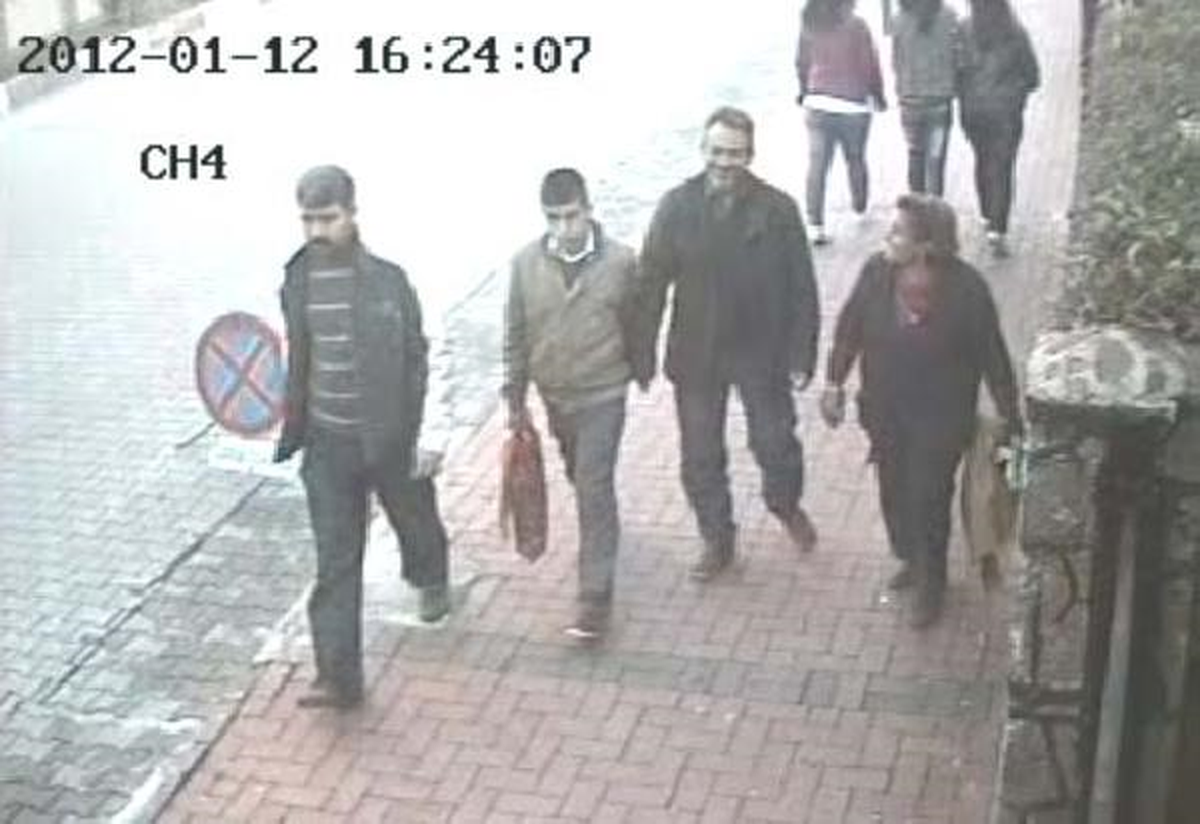 \'Para Bulduk Sizin Mi?\' Diyerek Bileziğini Çaldılar