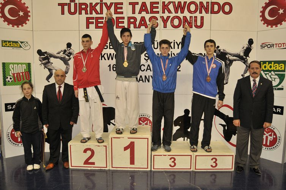 Sağlıkspor'un Taekwondoda Başarısı
