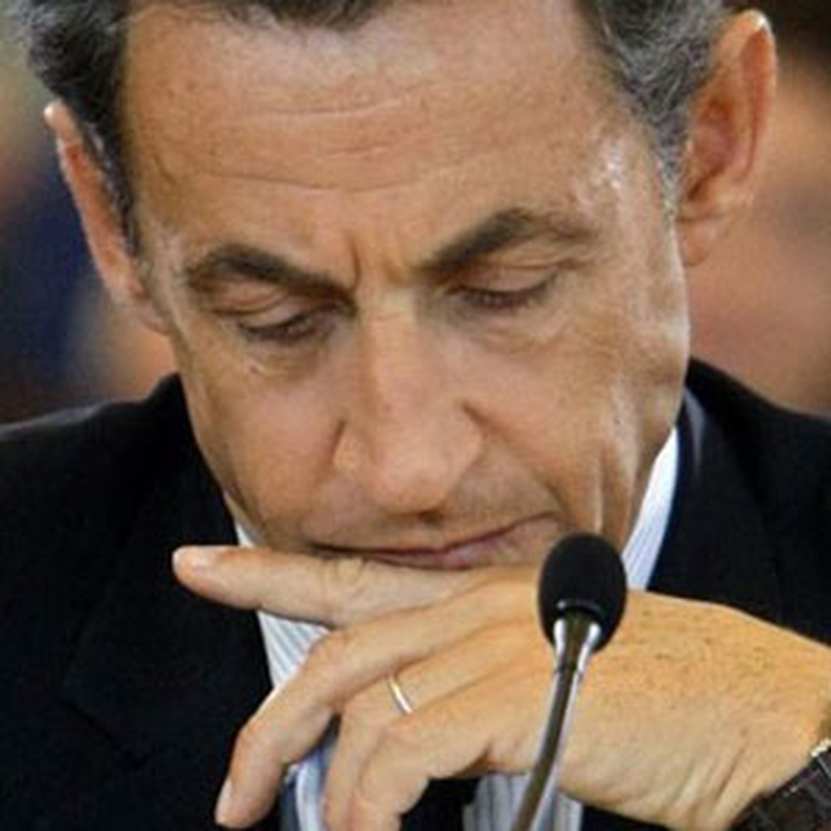 Sarkozy Yasayı 15 İçinde Onaylayacak