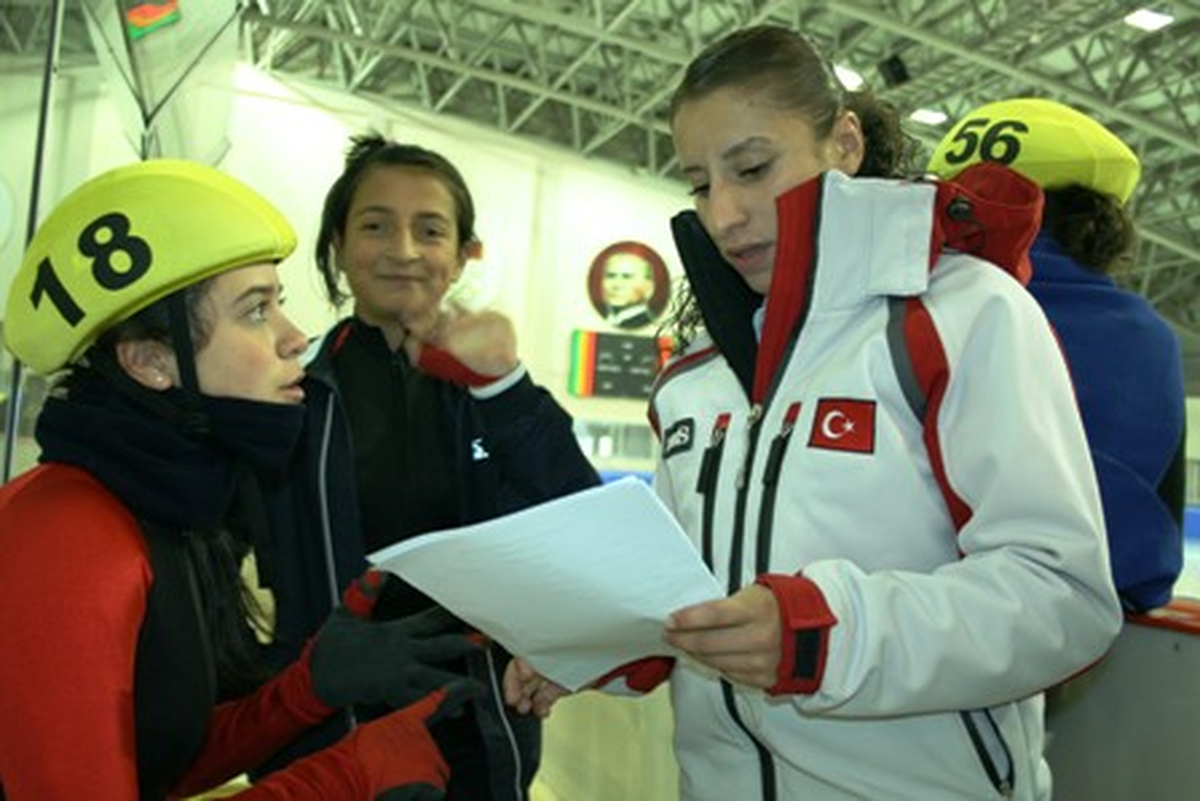 Short Trackçılardan Çek Cumhuriyetine Çıkarma