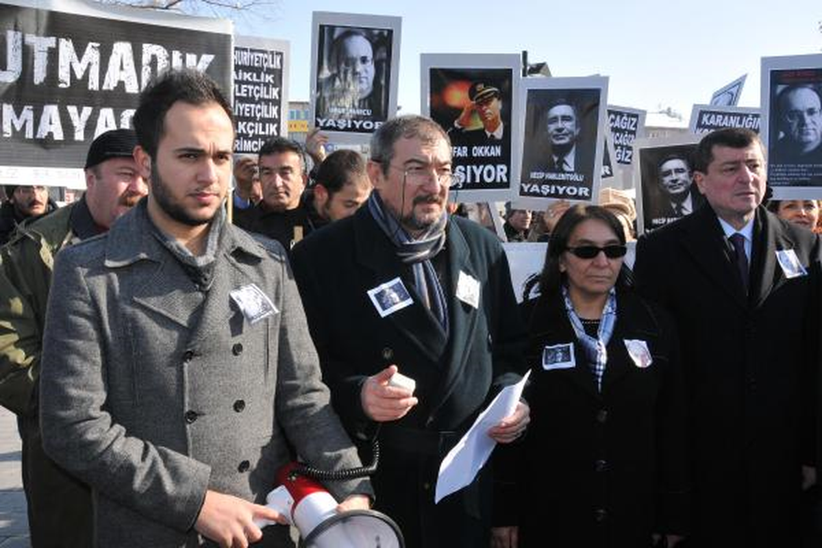Sivas'ta Uğur Mumcu Anıldı