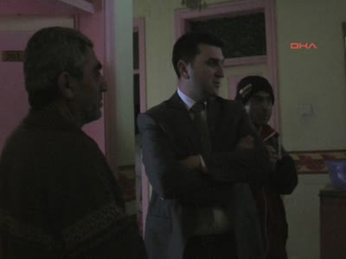 Sokakta Kalan Evsizler Soğuk Nedeniyle Otele Yerleştirildi