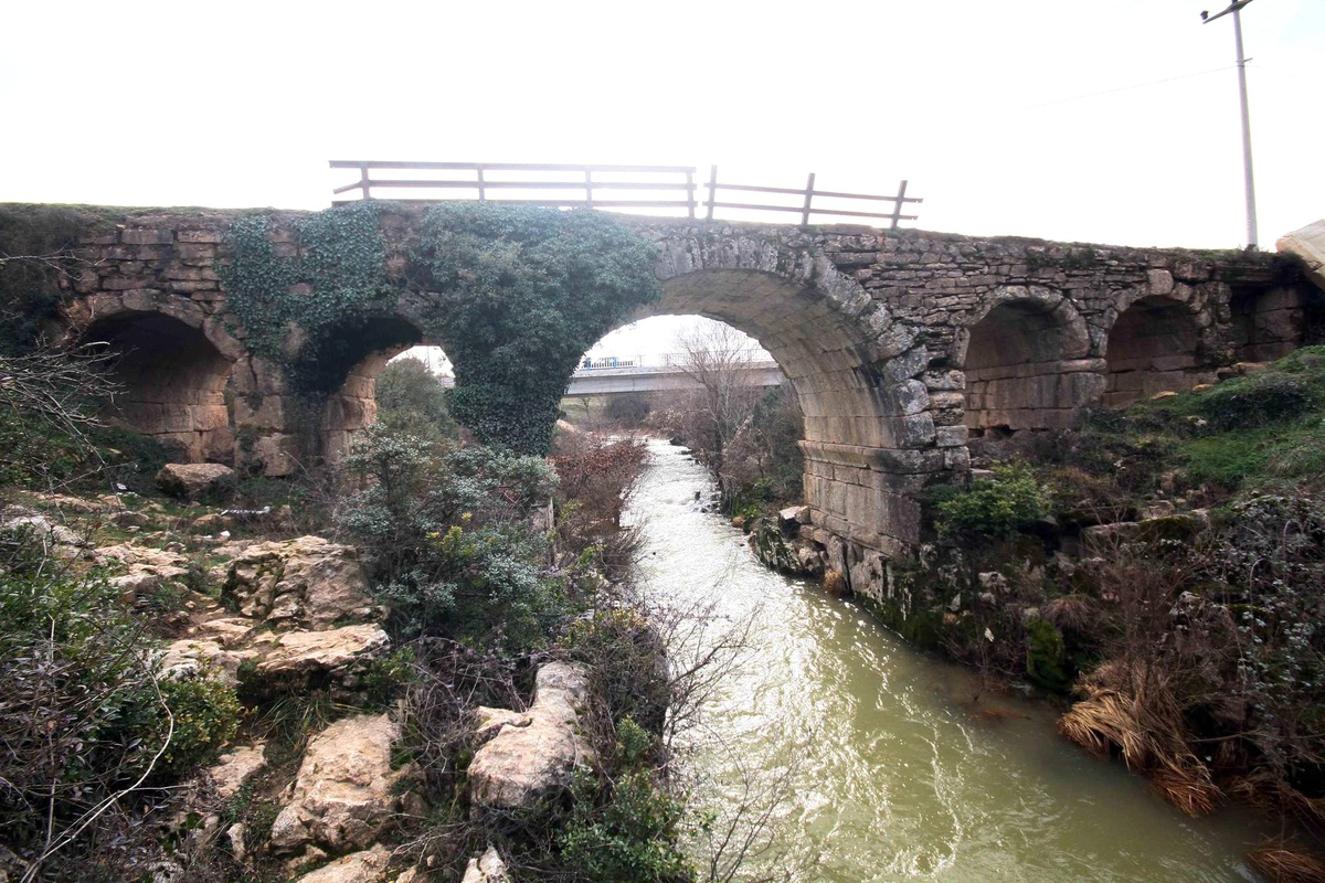 Tarihi Roma Köprüsü Gün Yüzüne Çıkıyor