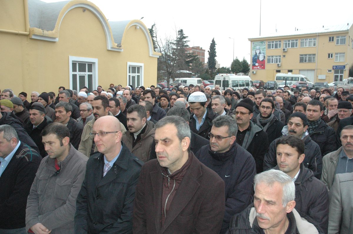 Türkiye Gazetesi Eski Sakarya Bölge Müdürü Teşneli Vefat Etti