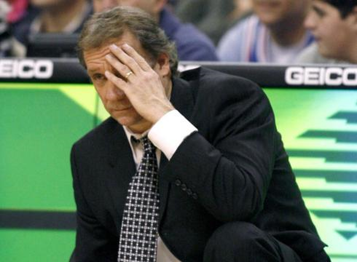 Wizards, Antrenör Saunders ile Yollarını Ayırdı