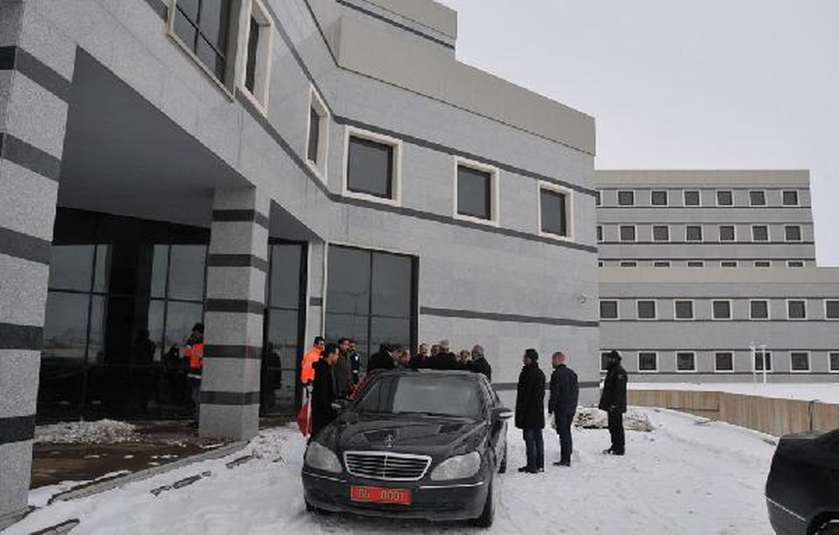 YYÜ Tıp Fakültesi Hastanesi İçin 67 Milyon Ek Kaynak Aktarıldı