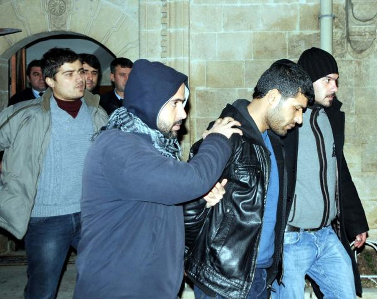 6 Yıldır Cinayetten Aranıyordu, Sahte Kimlikle Yakalandı