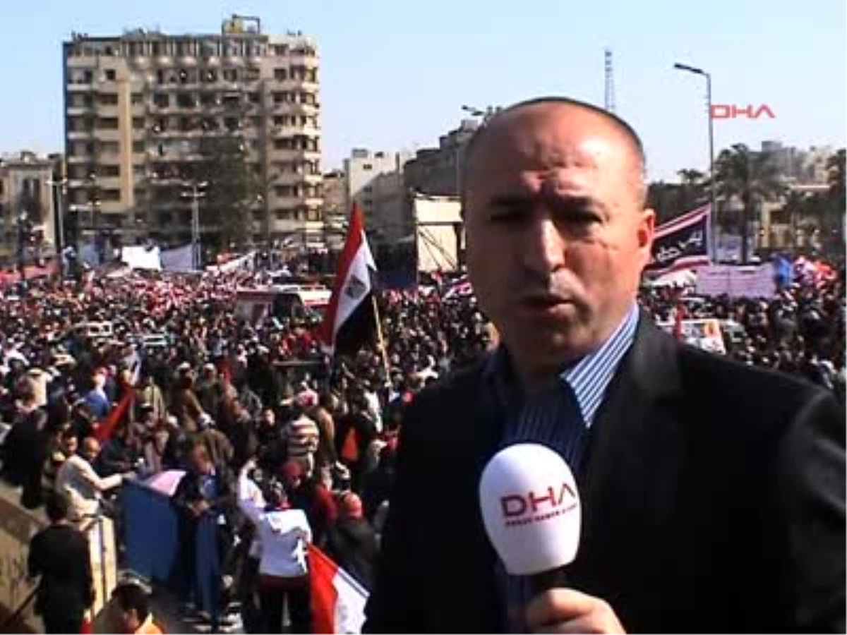 Binlerce Kişi Tahrir Meydanı\'nda