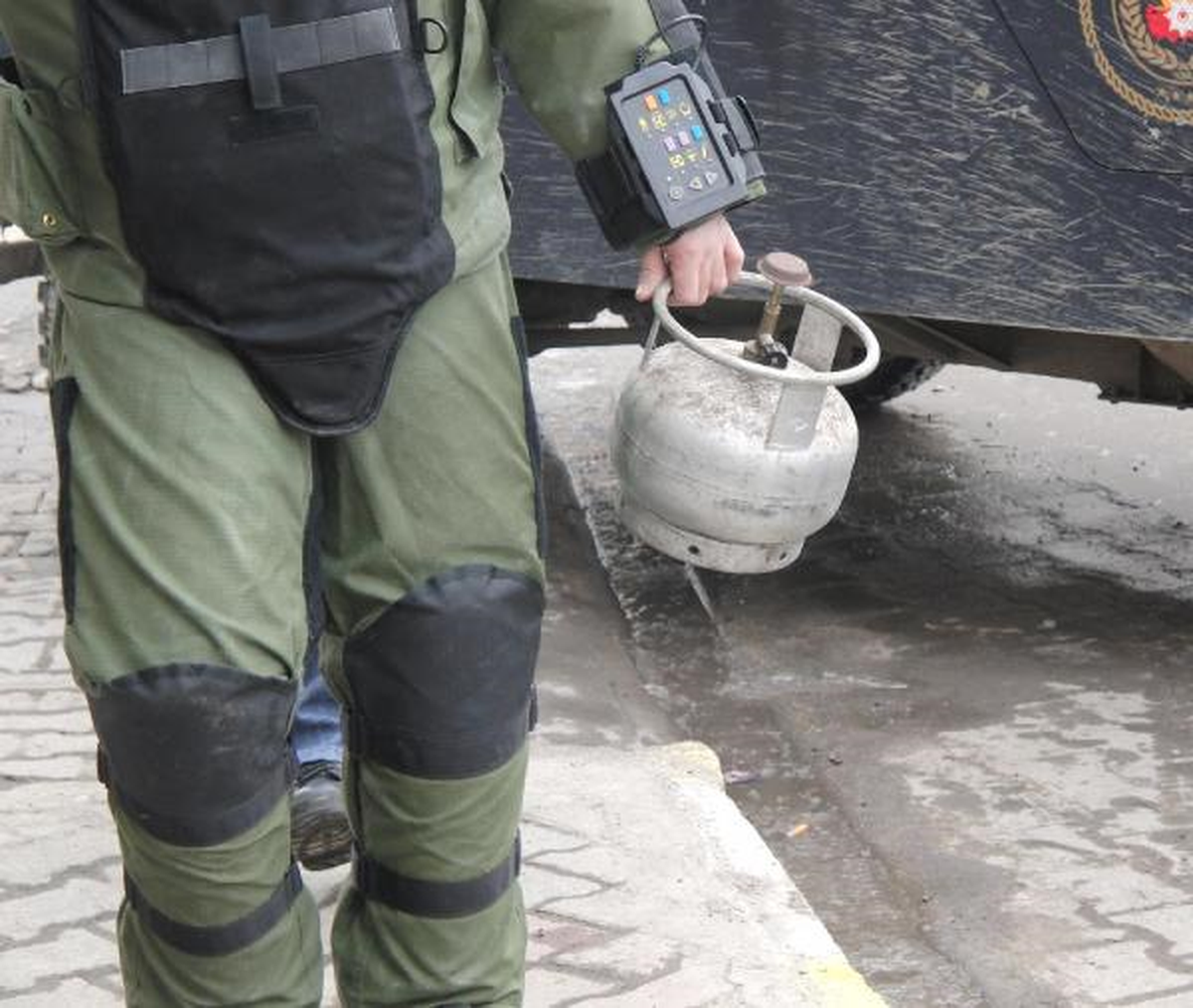 Cadde Üzerine Bırakılan Piknik Tüpü Bomba Paniği Yarattı