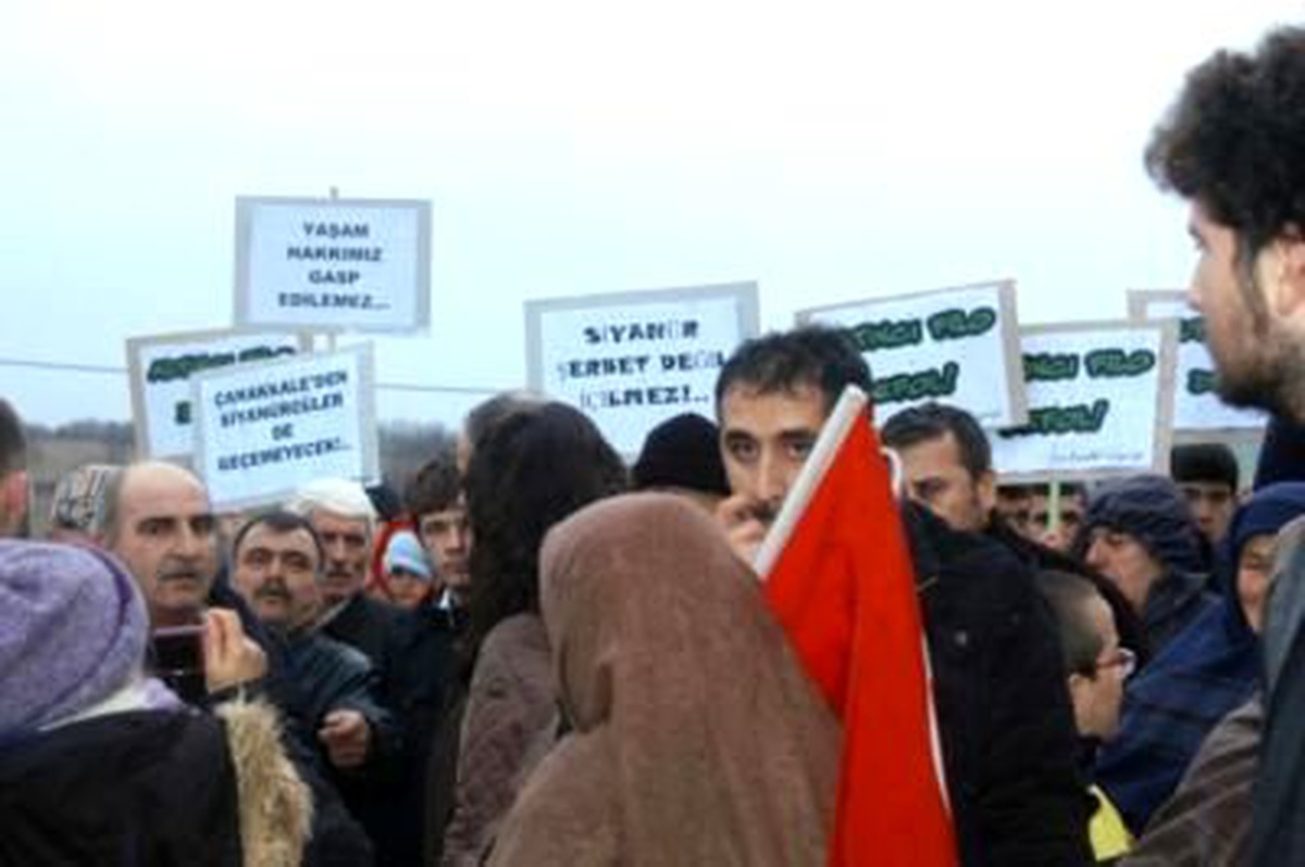 Çanakkaleekköylüler, Maden Firması Yetkililerini Kovaladı