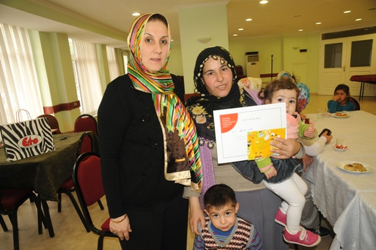 Depremin Acısını Okuma Yazma Öğrenerek Unutuyorlar