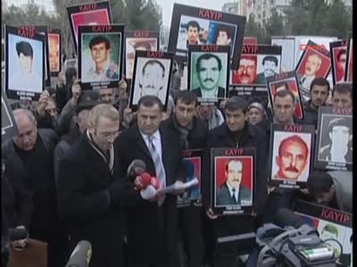 Diyarbakır1kayıp Yakınlarından Bulunan Kemikler İçin Suç Duyurusu