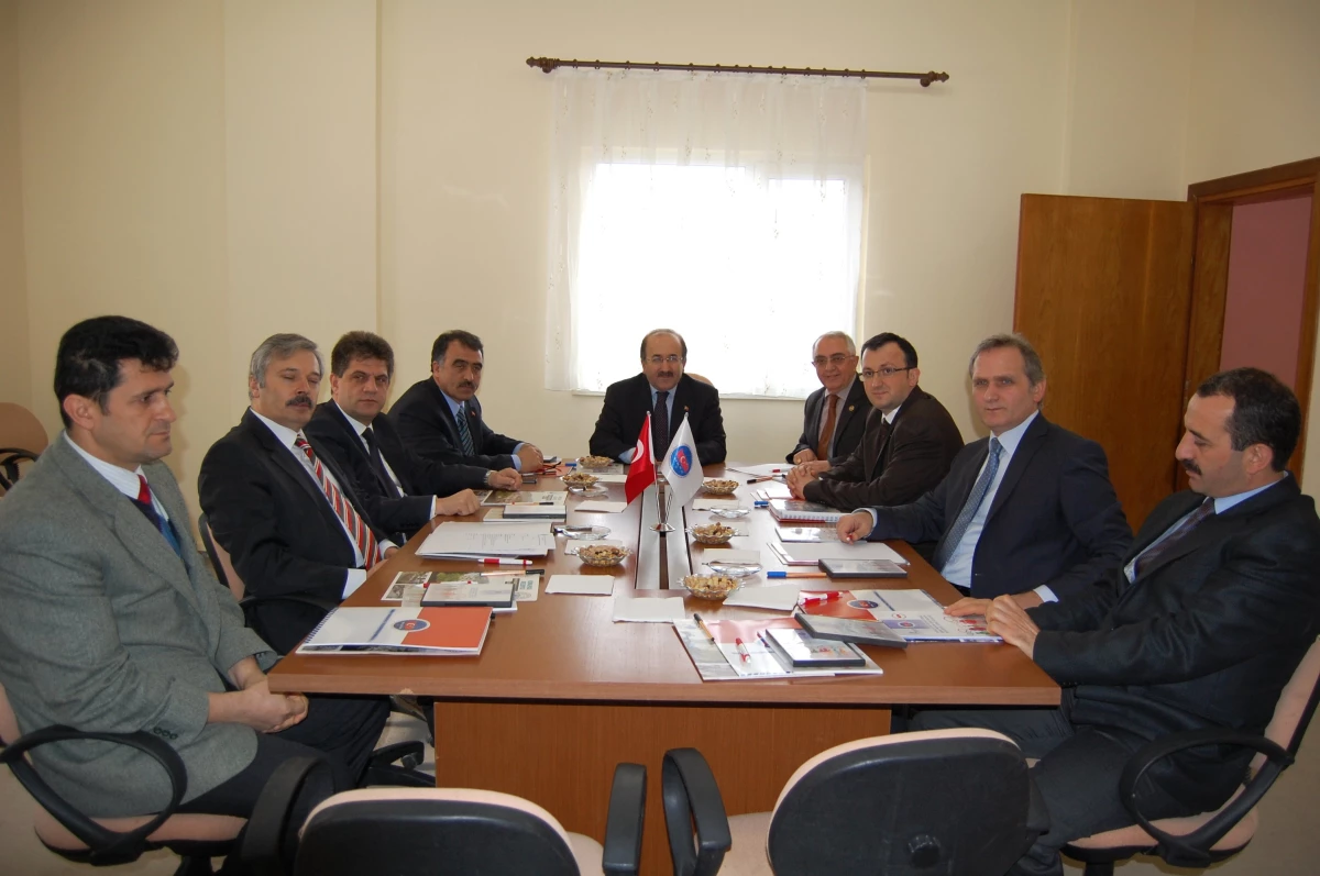 Doğu Karadeniz Belediyeler Birliği Encümen Toplantısı Kemalpaşa\'da Yapıldı