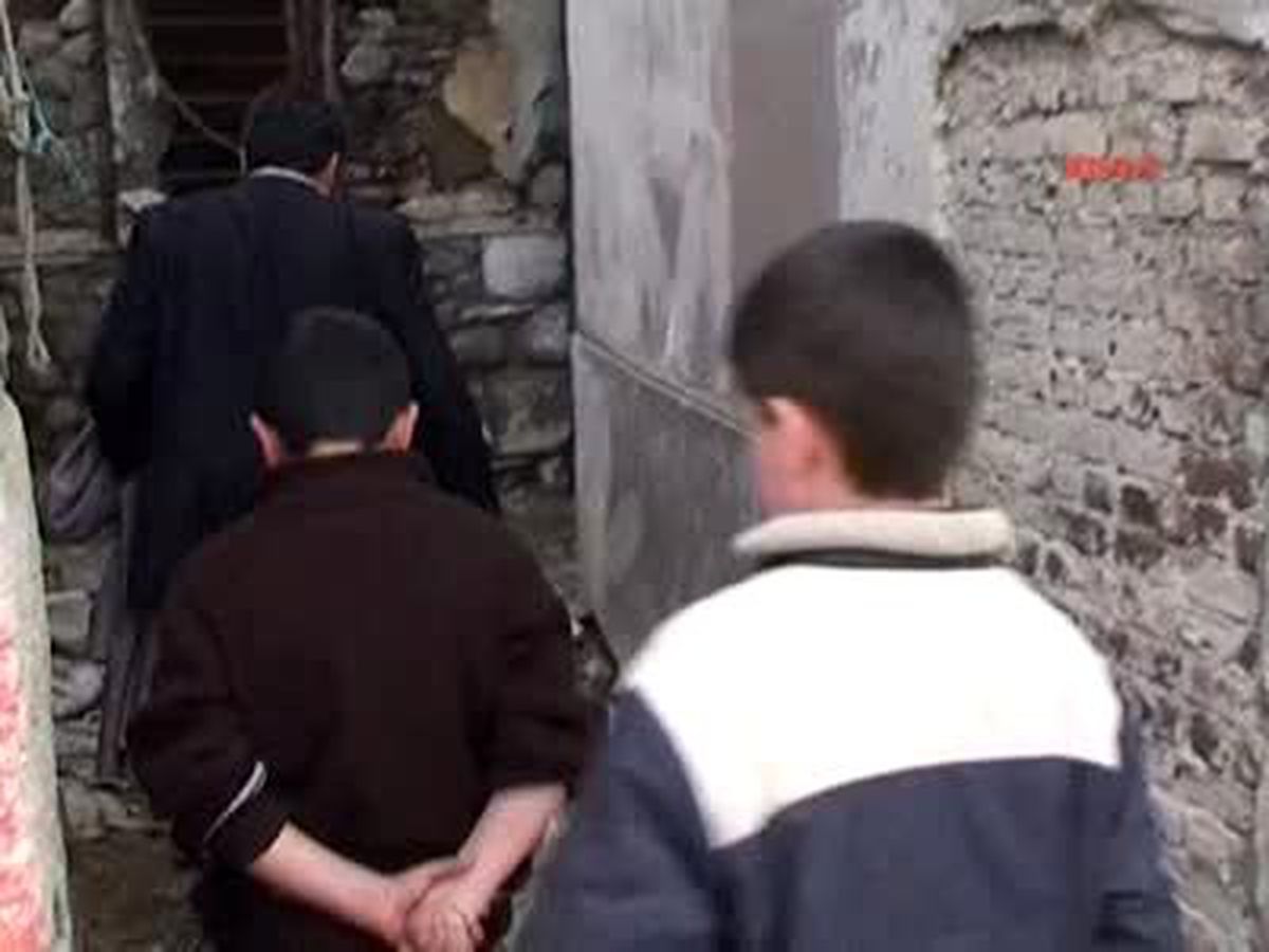 Erzurumarşivsaldırıya Uğrayan Öğretmenin Yengesi Kulağından Dahi Kanlar Akıyordu