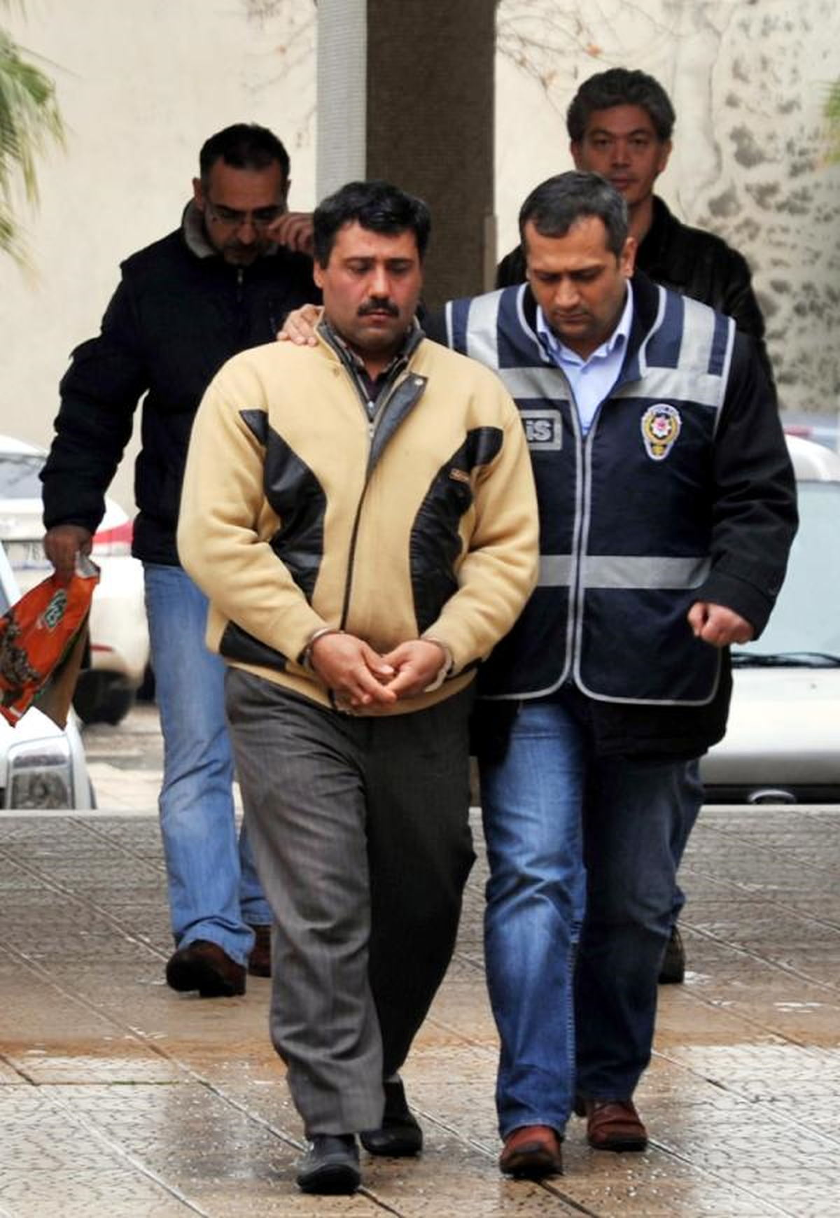 'Fırtına-2' Operasyonunda 1'i Uzman Çavuş 18 Gözaltı