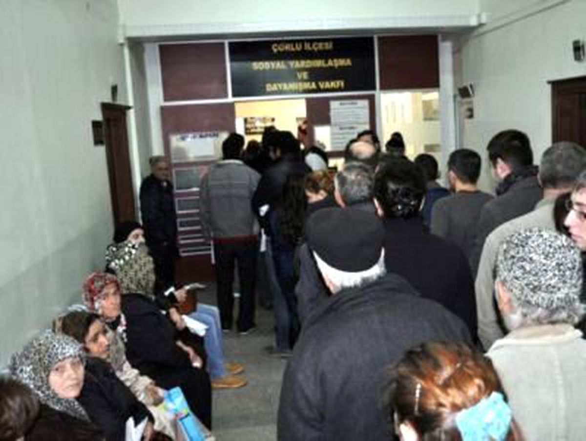 "Gelir Testi" Kuyruğu Geceden Başladı