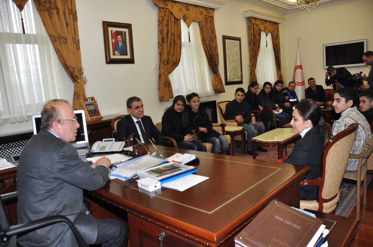 Hakkari ile Gönül Köprüsü