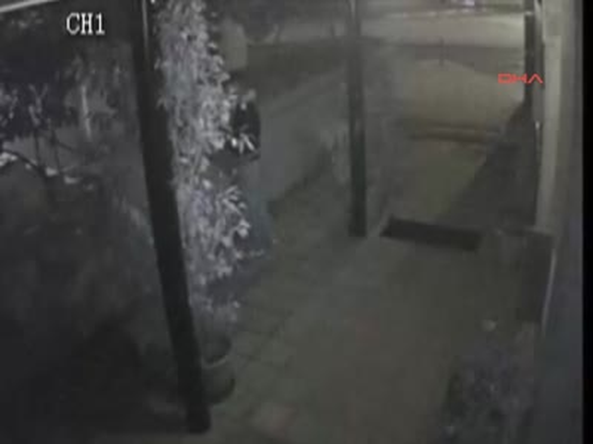 Hırsızlık Şüphelisi Güvenlik Kamerası Görüntüsünden Yakalandı