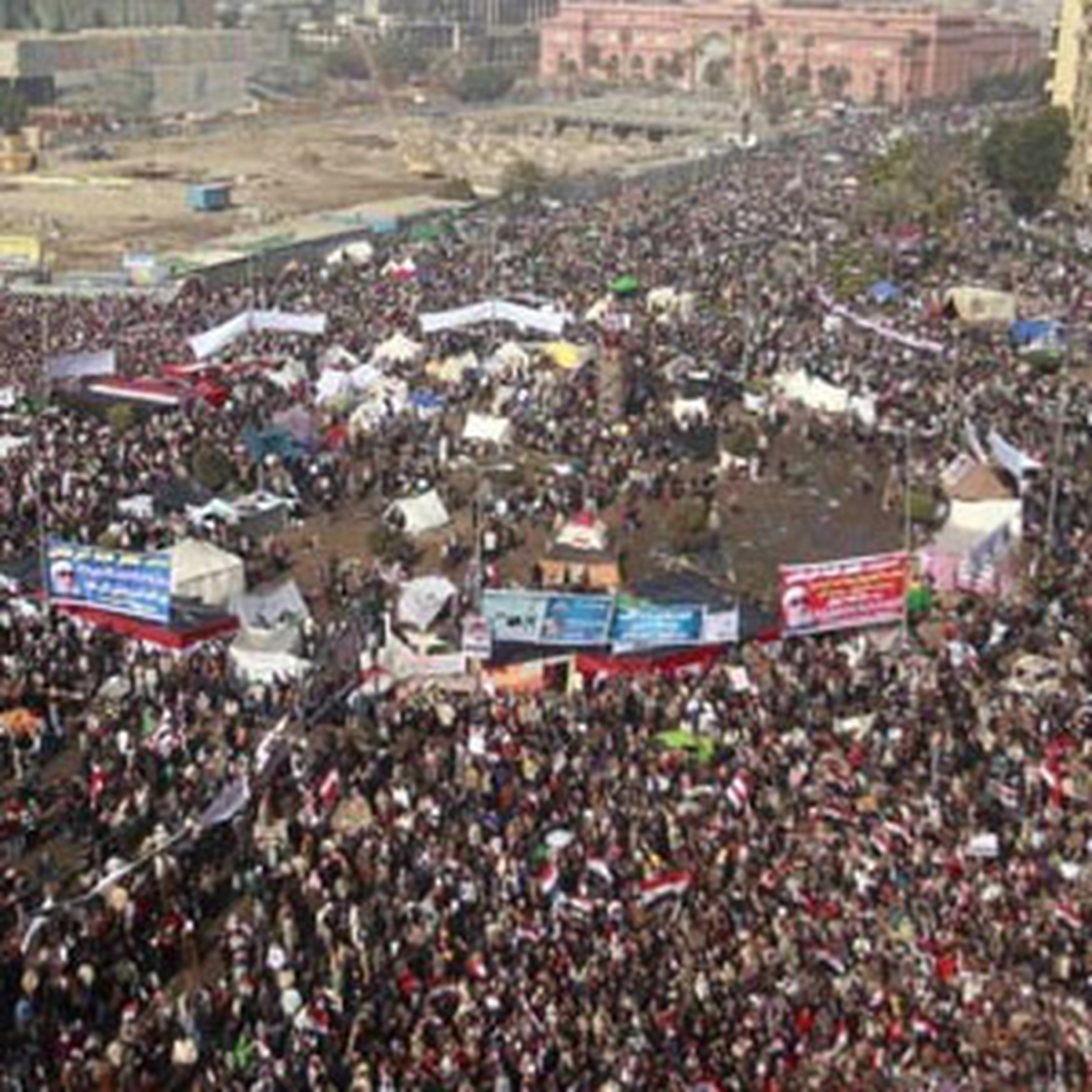 Mısır Yeniden Tahrir Meydanı\'nda