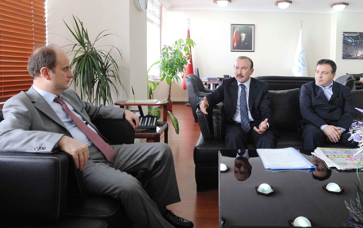 İzmit Belediye Başkanı Doğan Gençlik ve Spor Genel Müdürü Baykan'ı Ziyaret Etti
