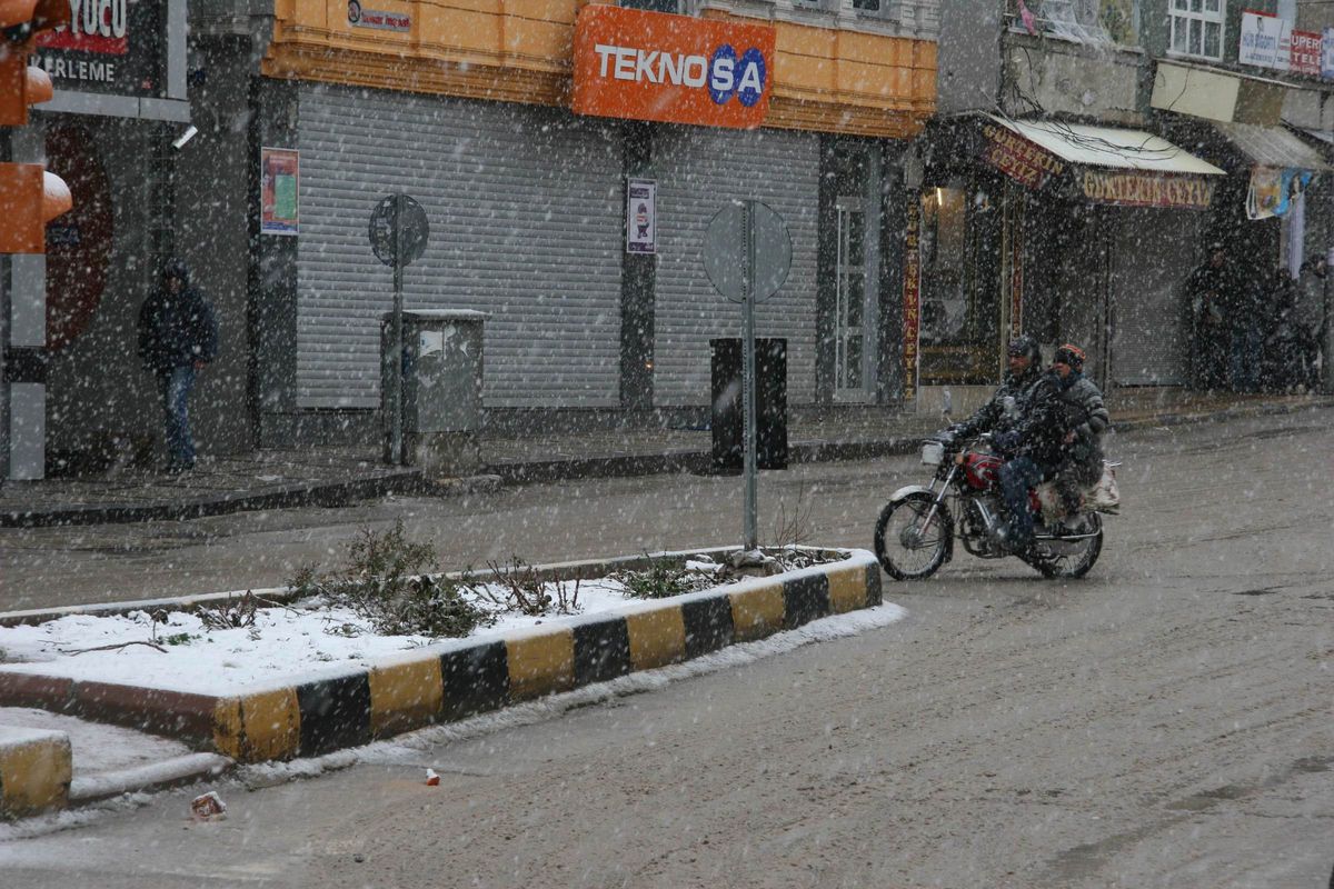 Kilis Güne Karla Uyandı