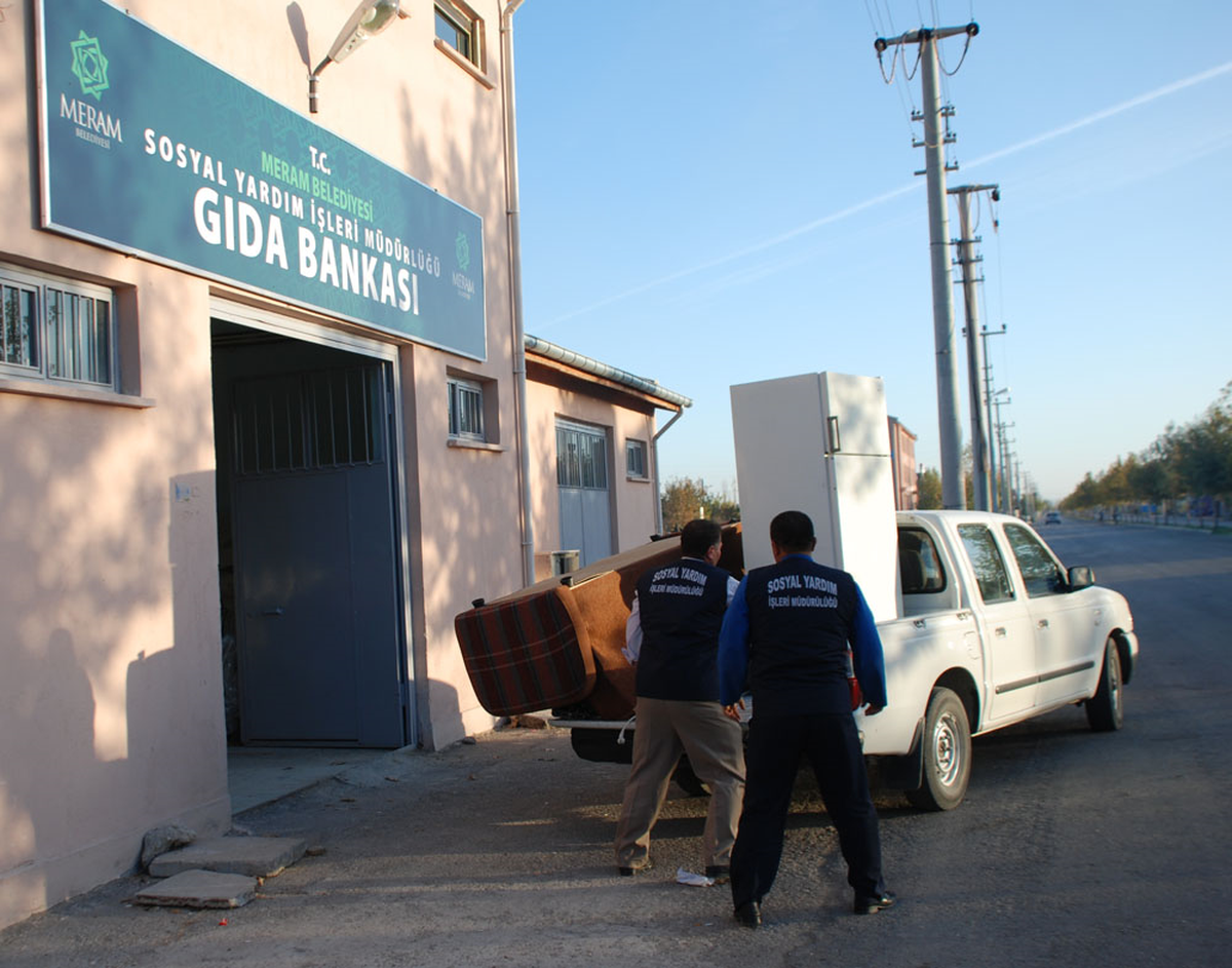 Kullanılmayan Eşyayı İhtiyaç Sahiplerine Ulaştırıyorlar