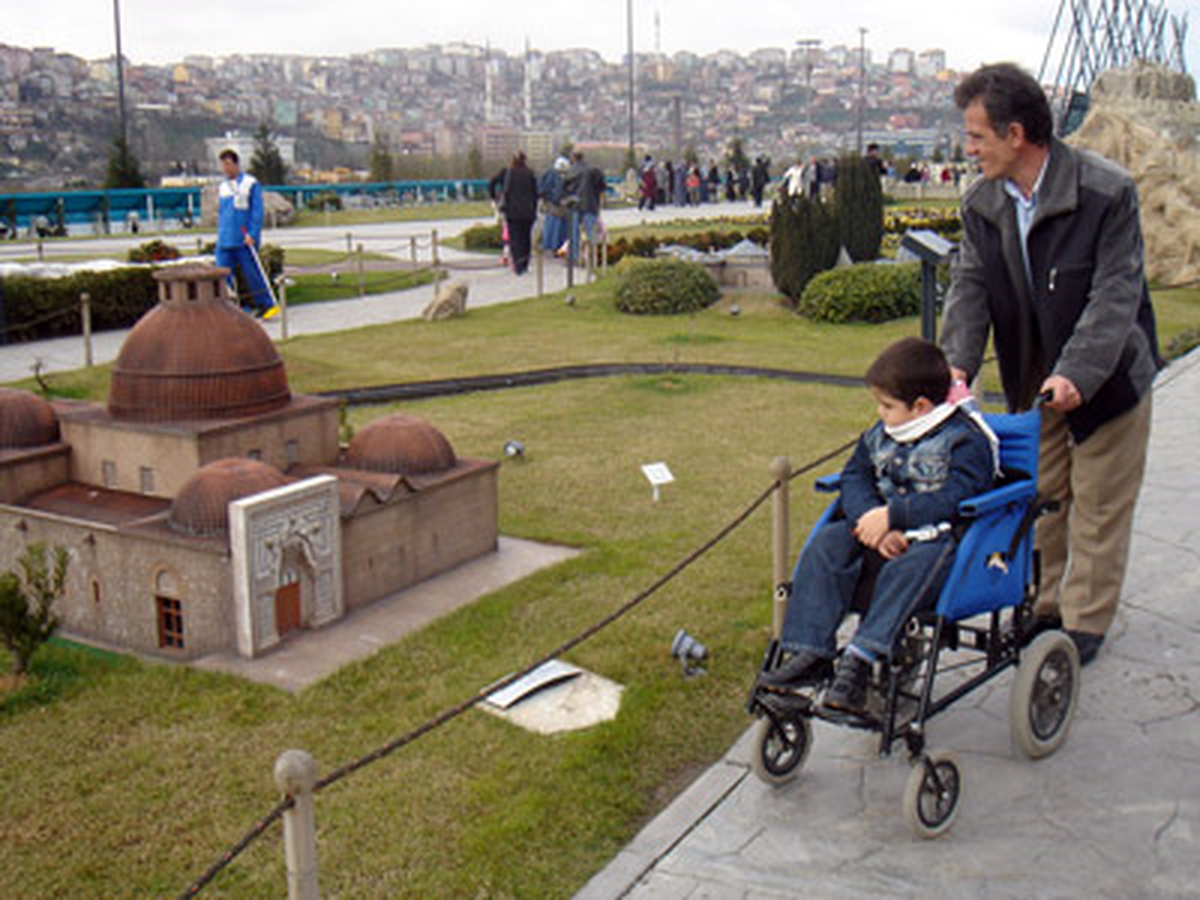 Kültürel Gezilerle Engeller Aşılıyor
