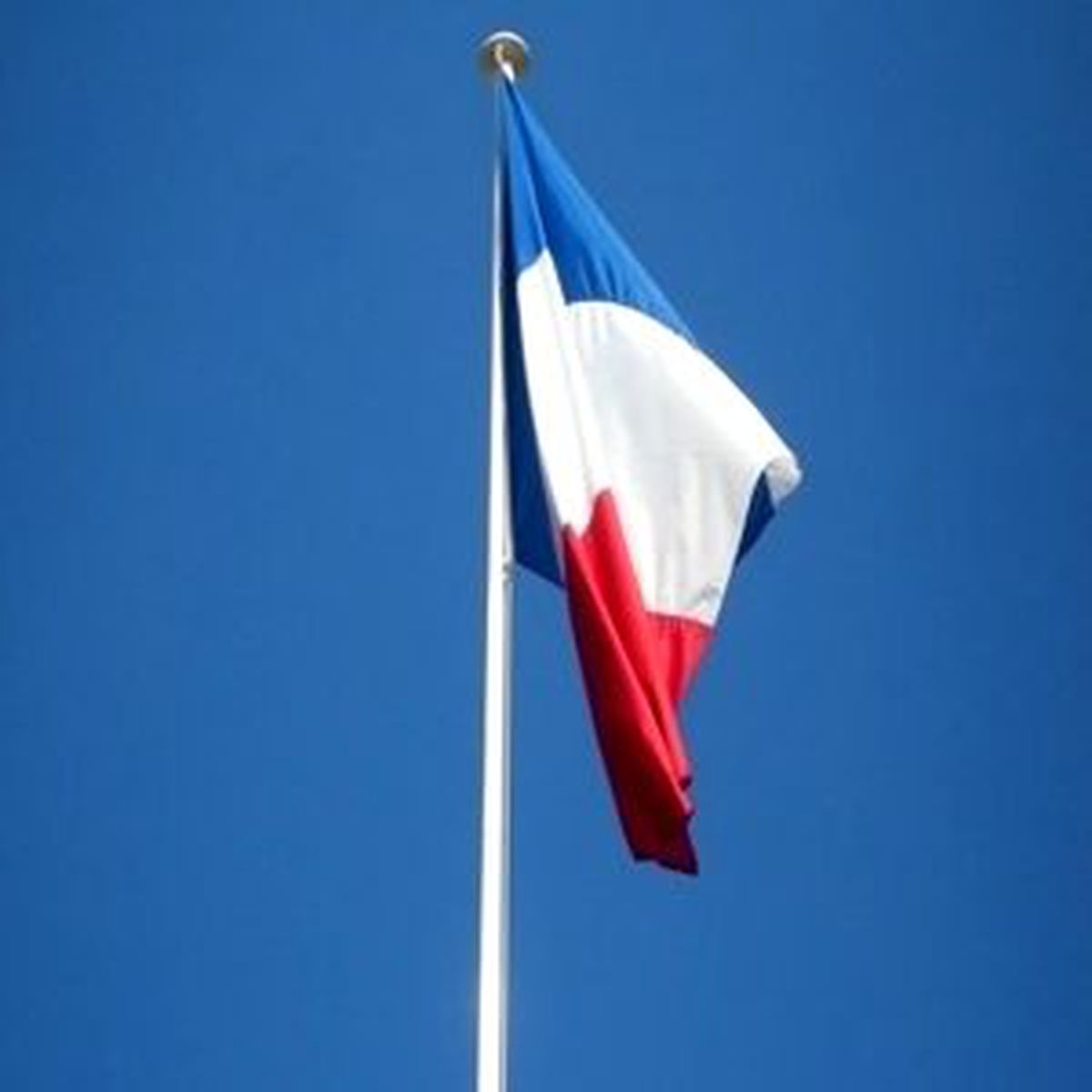 Liberallerden Fransa'ya Sert Eleştiriler