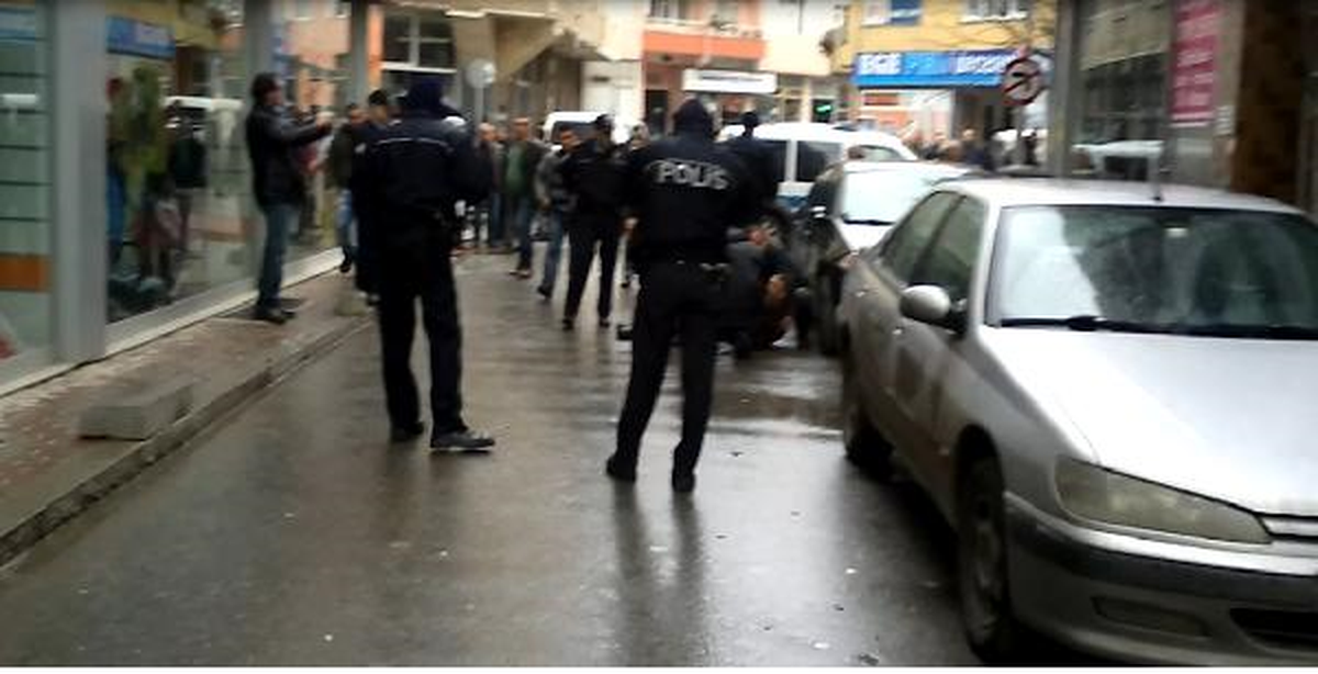 Madde Bağımlısı Genç, Tartıştığı 2 Kişi Tarafından Vuruldu