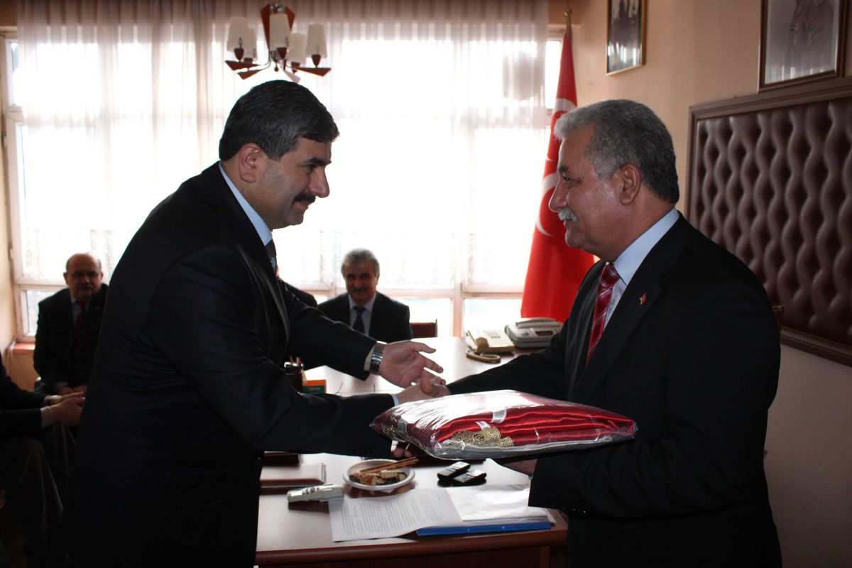 Merkez İlçe Başkanı Abdullan Uçar, Başkanlık Görevini Av. Ahmet Yavuz'a Devretti
