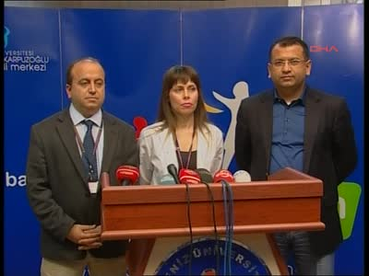 Nakil Ameliyatını Gerçekleştiren Ekipten Yrd.Doç.Özlenen Özkan ile Prof.Dr.Ömer Geçiçi...