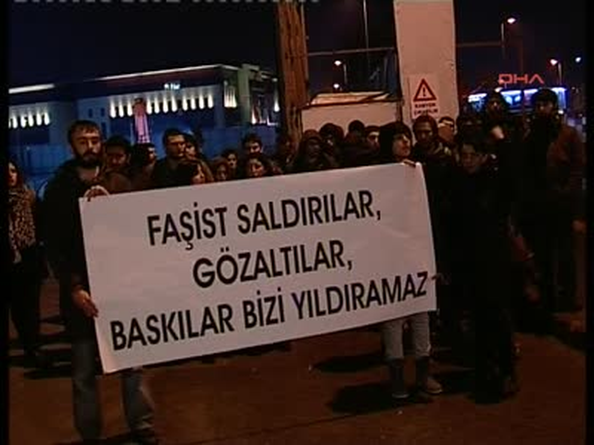 Öğrencilerden Gözaltı Eylemi