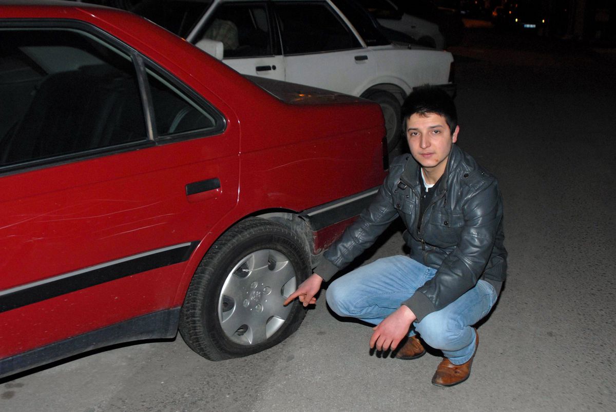 Park Halindeki 15 Aracın Lastikleri Kesildi